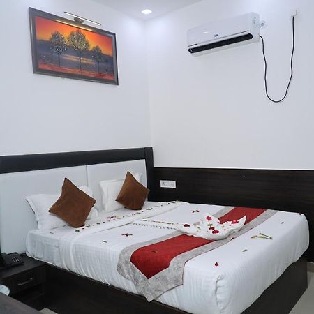 The Hotel Paradise Gorakhpur Extérieur photo