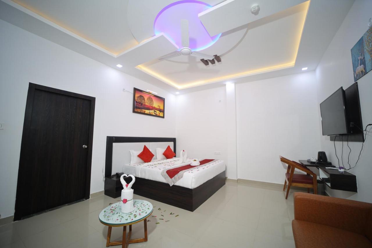 The Hotel Paradise Gorakhpur Extérieur photo